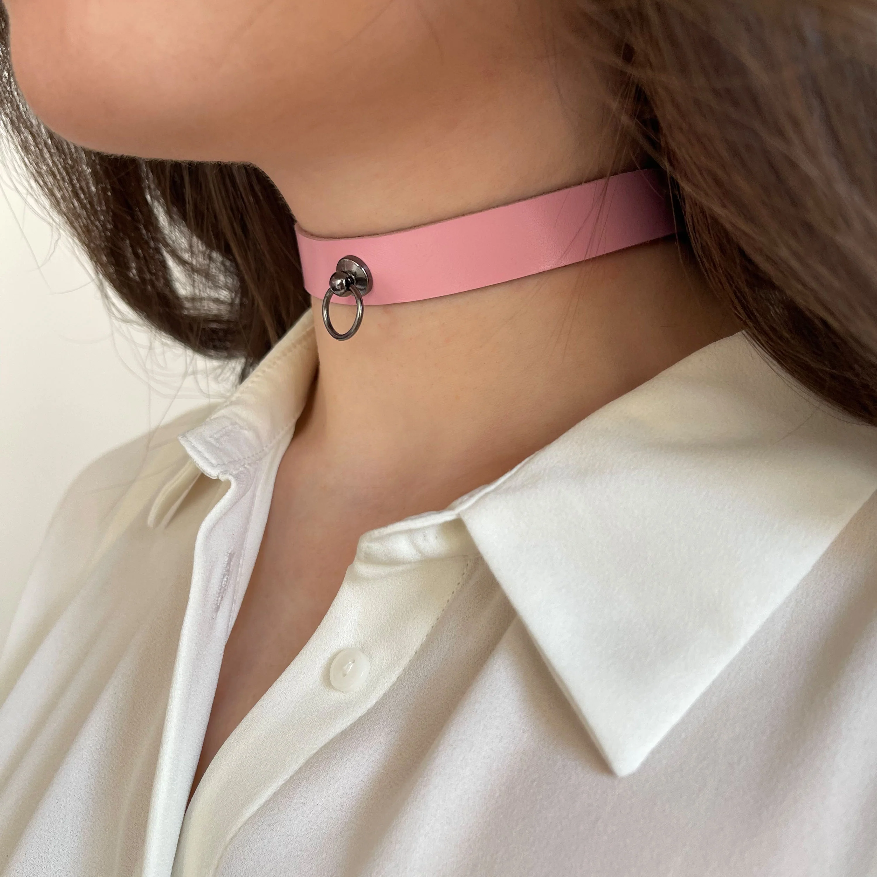 Everyday Leather Choker with Small Center Ring - Image 10