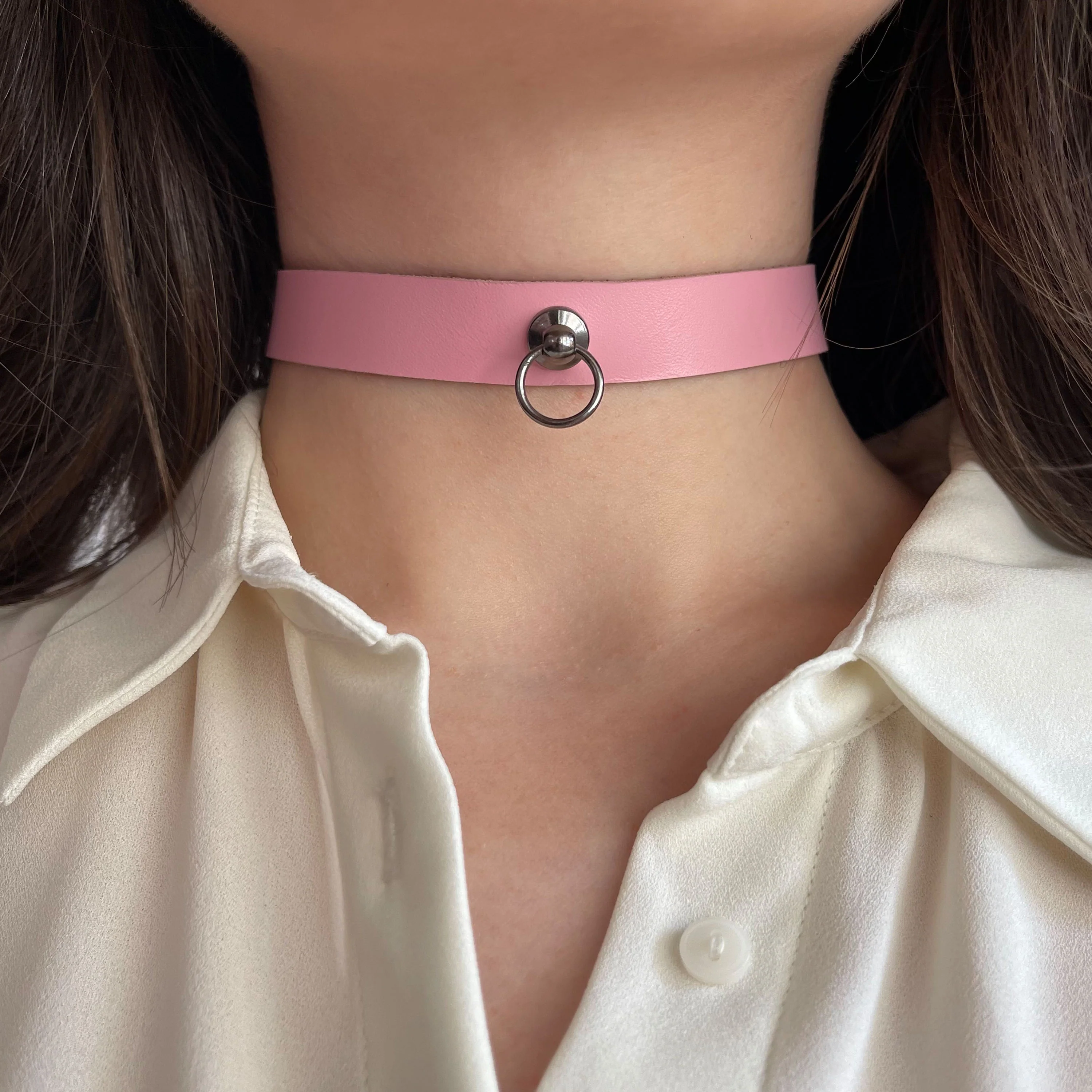 Everyday Leather Choker with Small Center Ring - Image 11