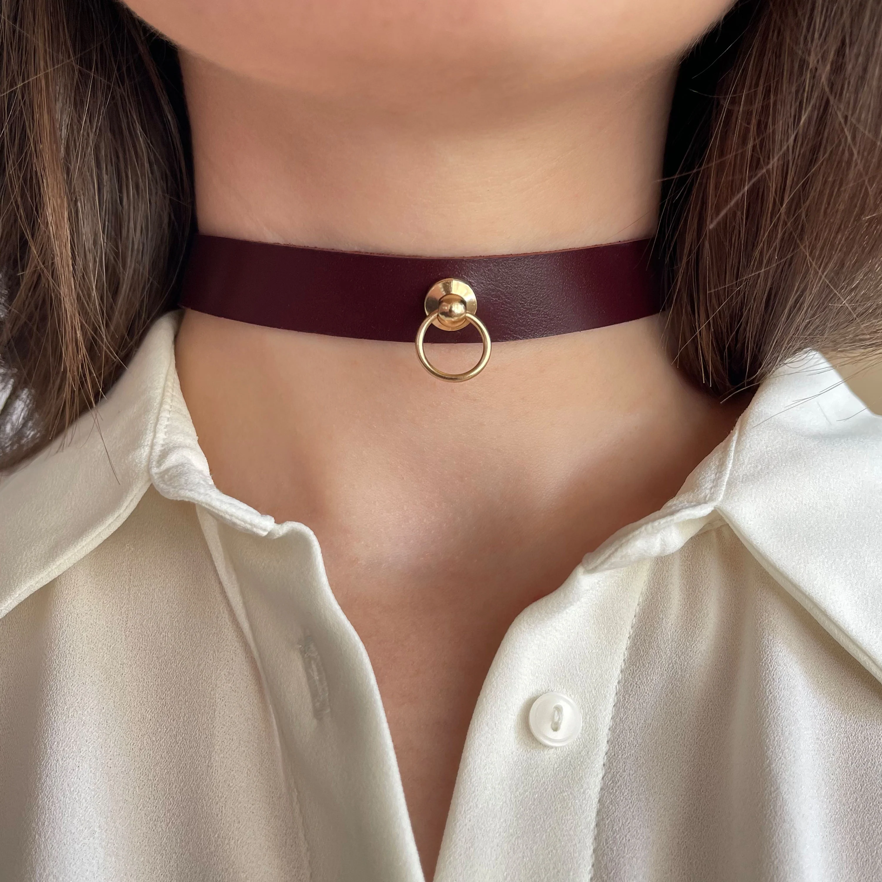 Everyday Leather Choker with Small Center Ring - Image 5