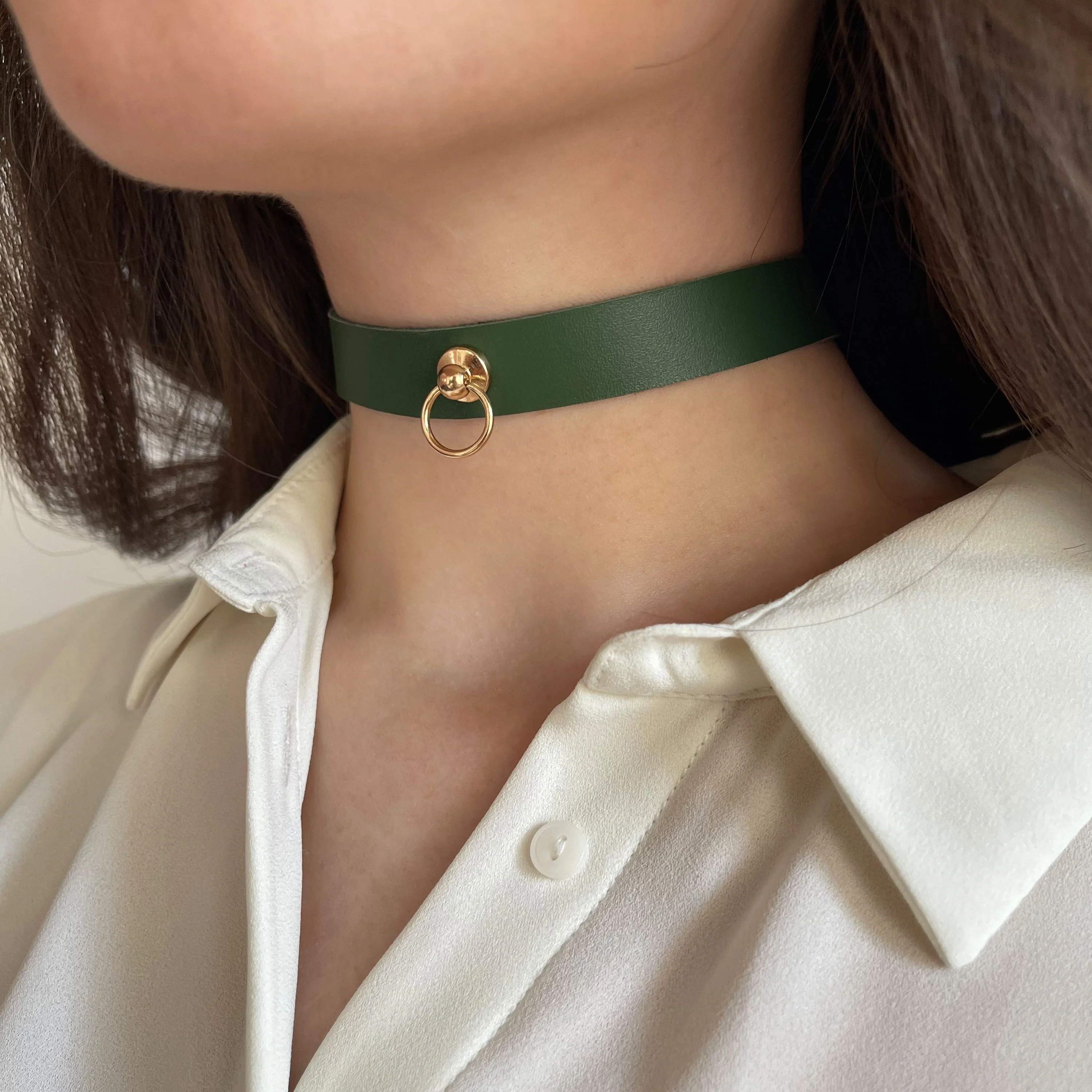 Everyday Leather Choker with Small Center Ring - Image 8