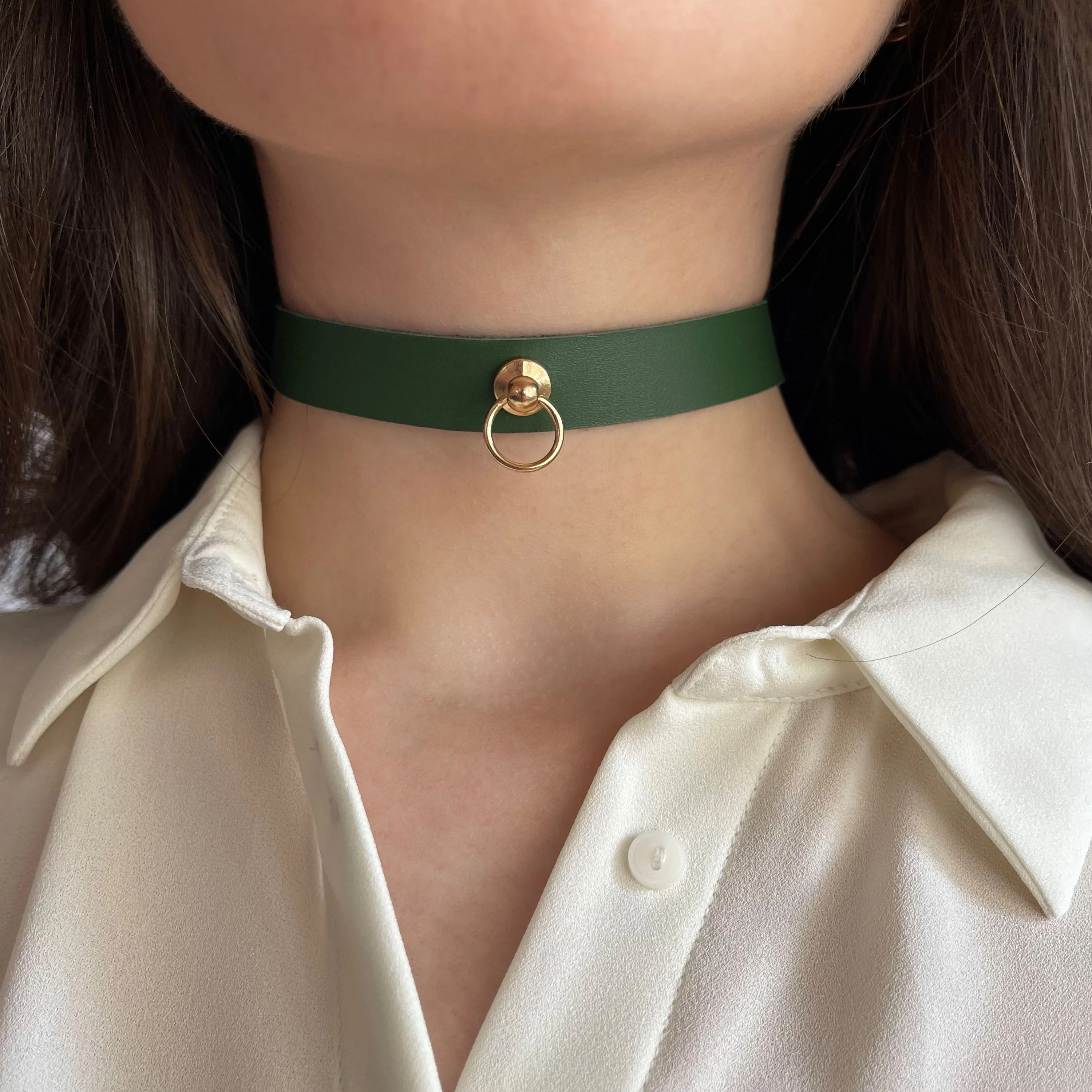 Everyday Leather Choker with Small Center Ring - Image 9