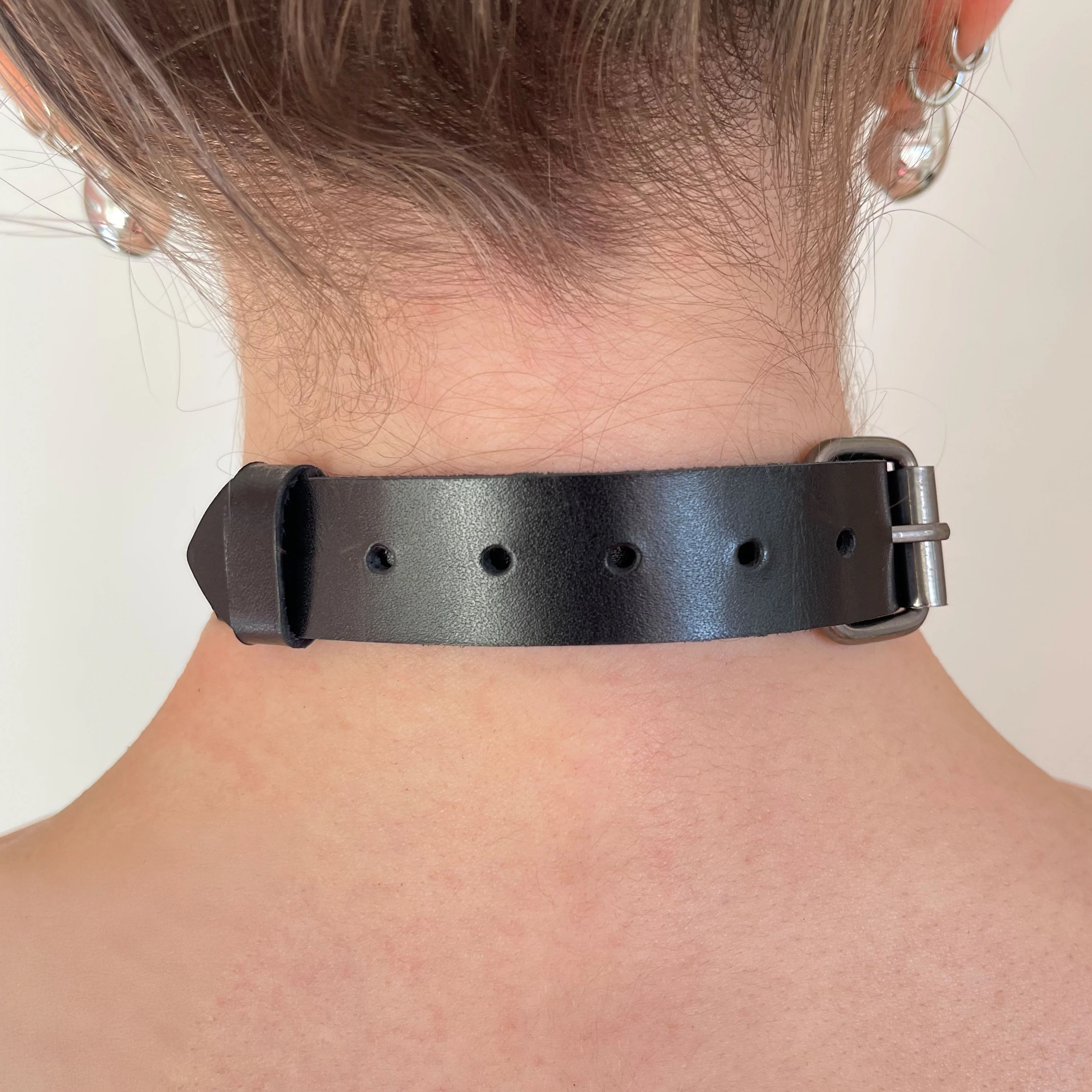 Leather Choker with Double D-Rings and O-Ring - Image 3