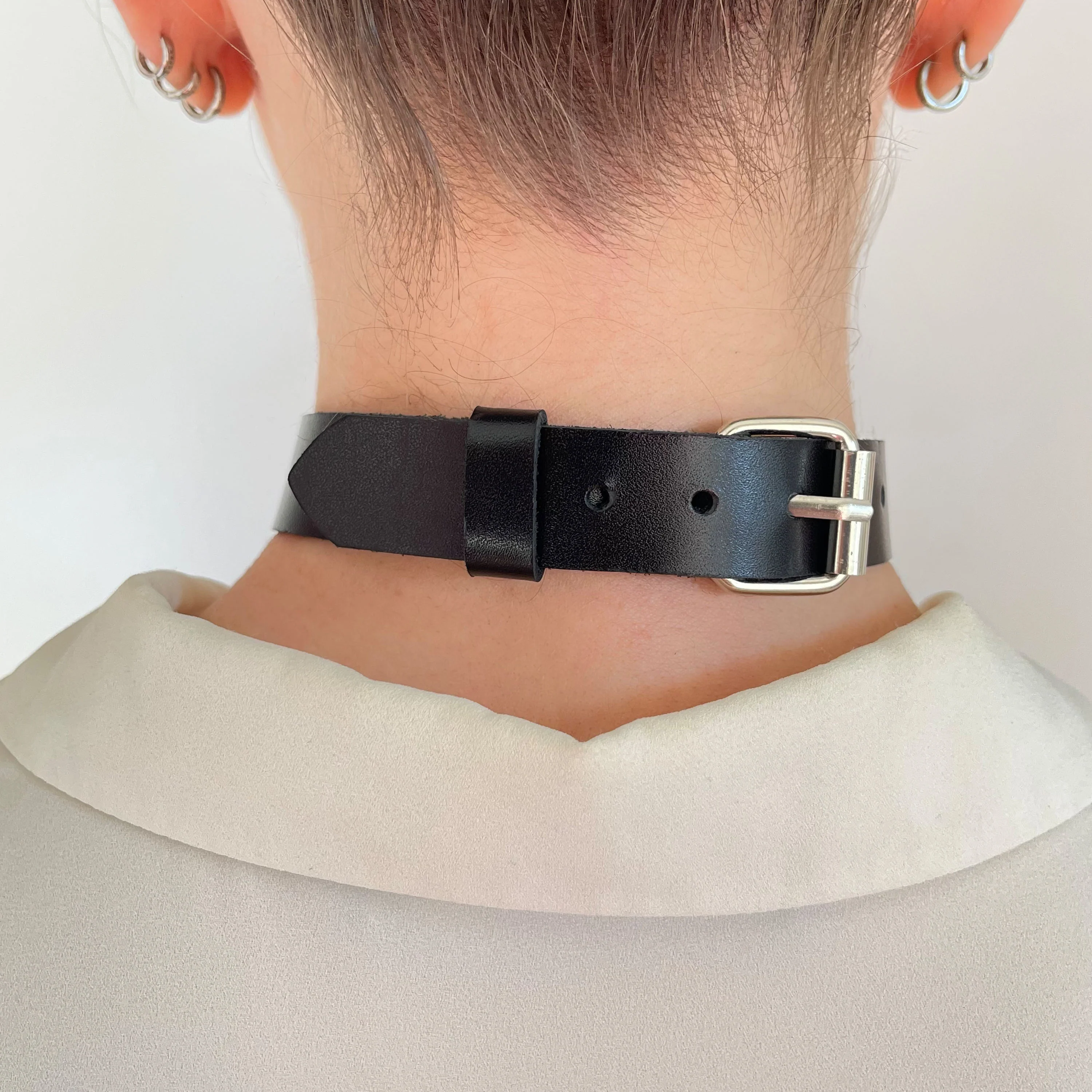 Leather Choker with Large Center Ring - Image 4