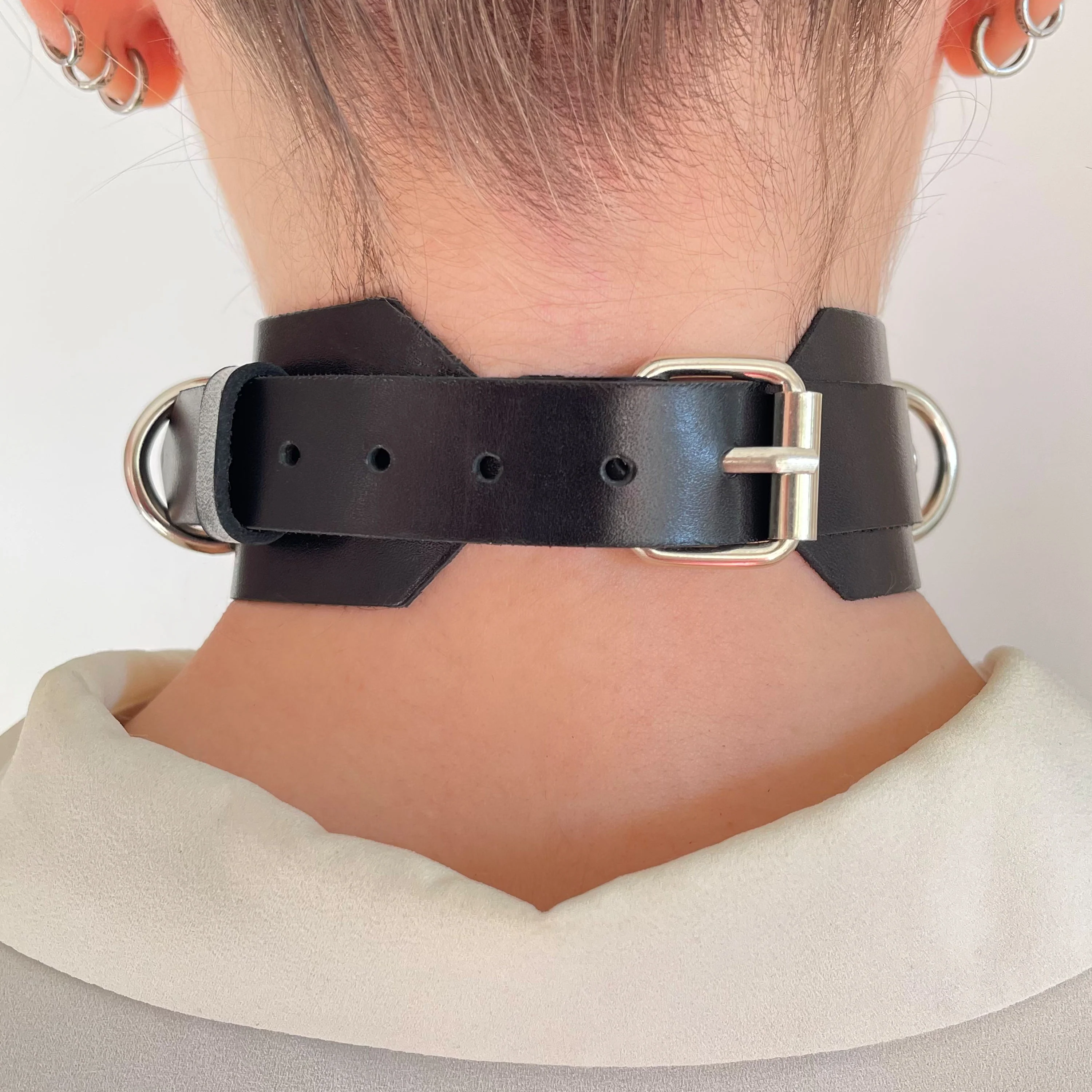 Leather Choker with Bondage D-Rings –Green - Image 6