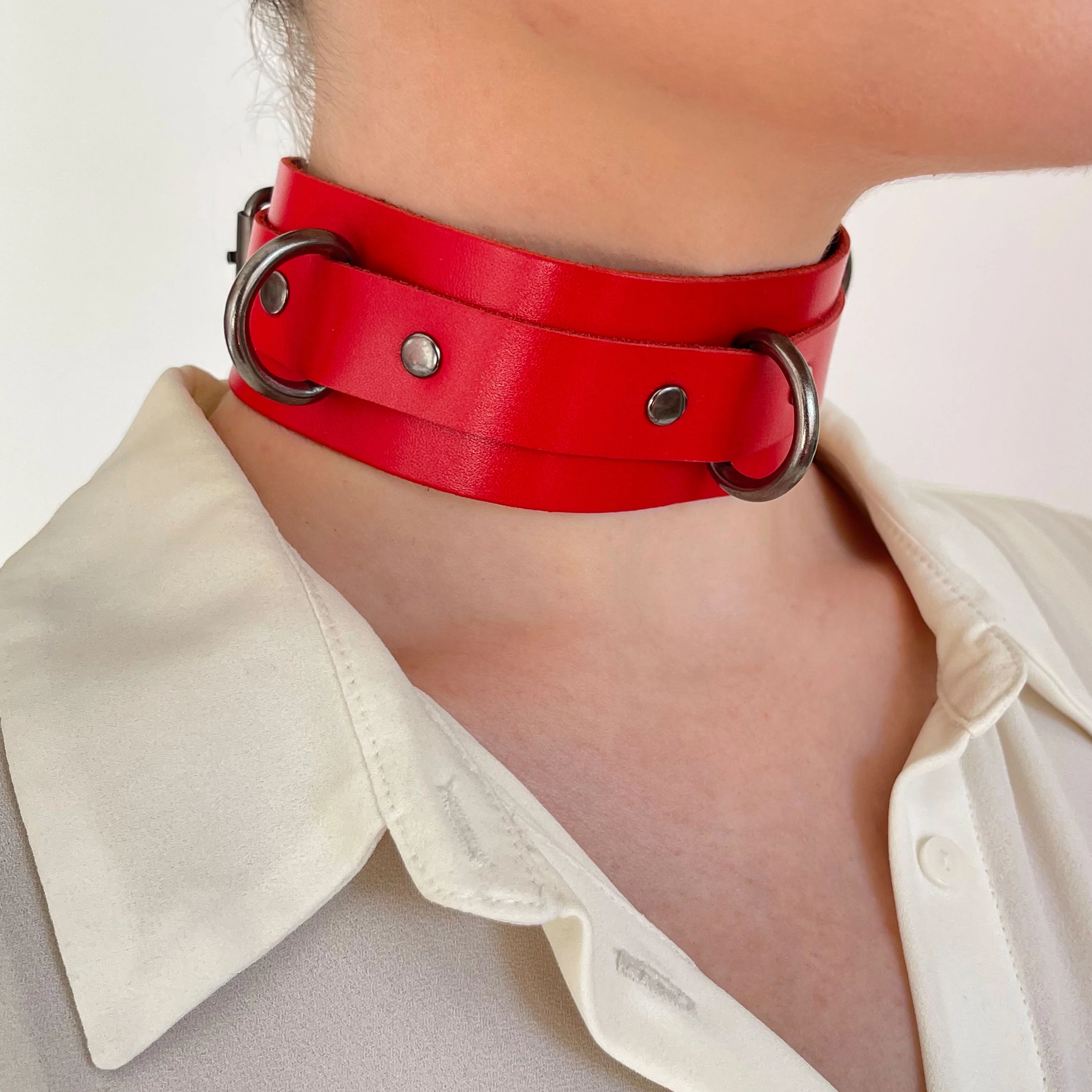 Leather Choker with Bondage D-Rings –Green - Image 7