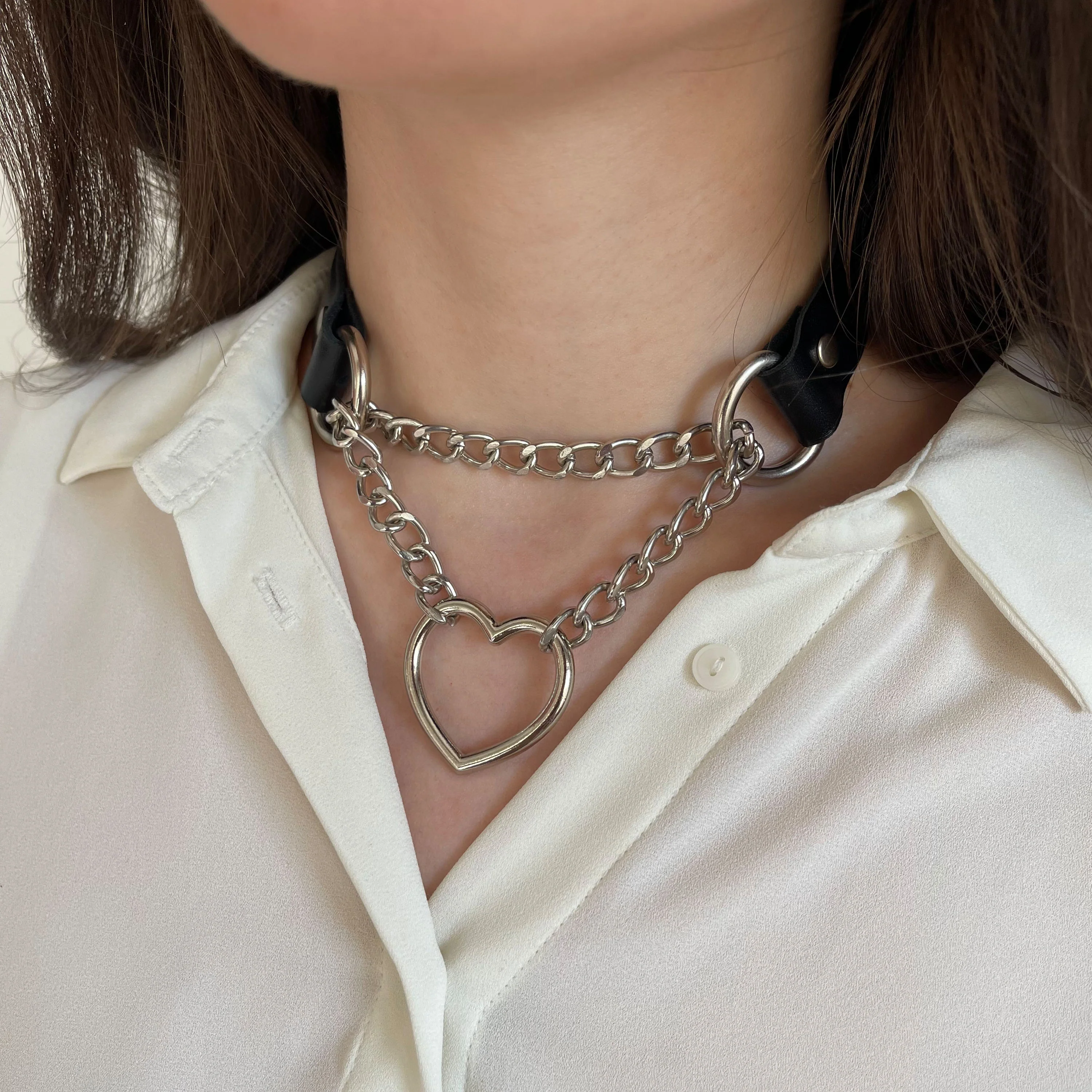 Leather Choker with Chain and Heart Ring - Image 5