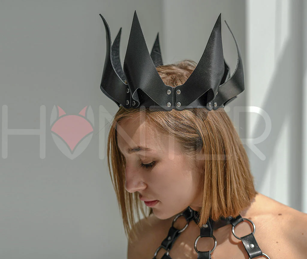 Leather Crown for Queens - Image 3